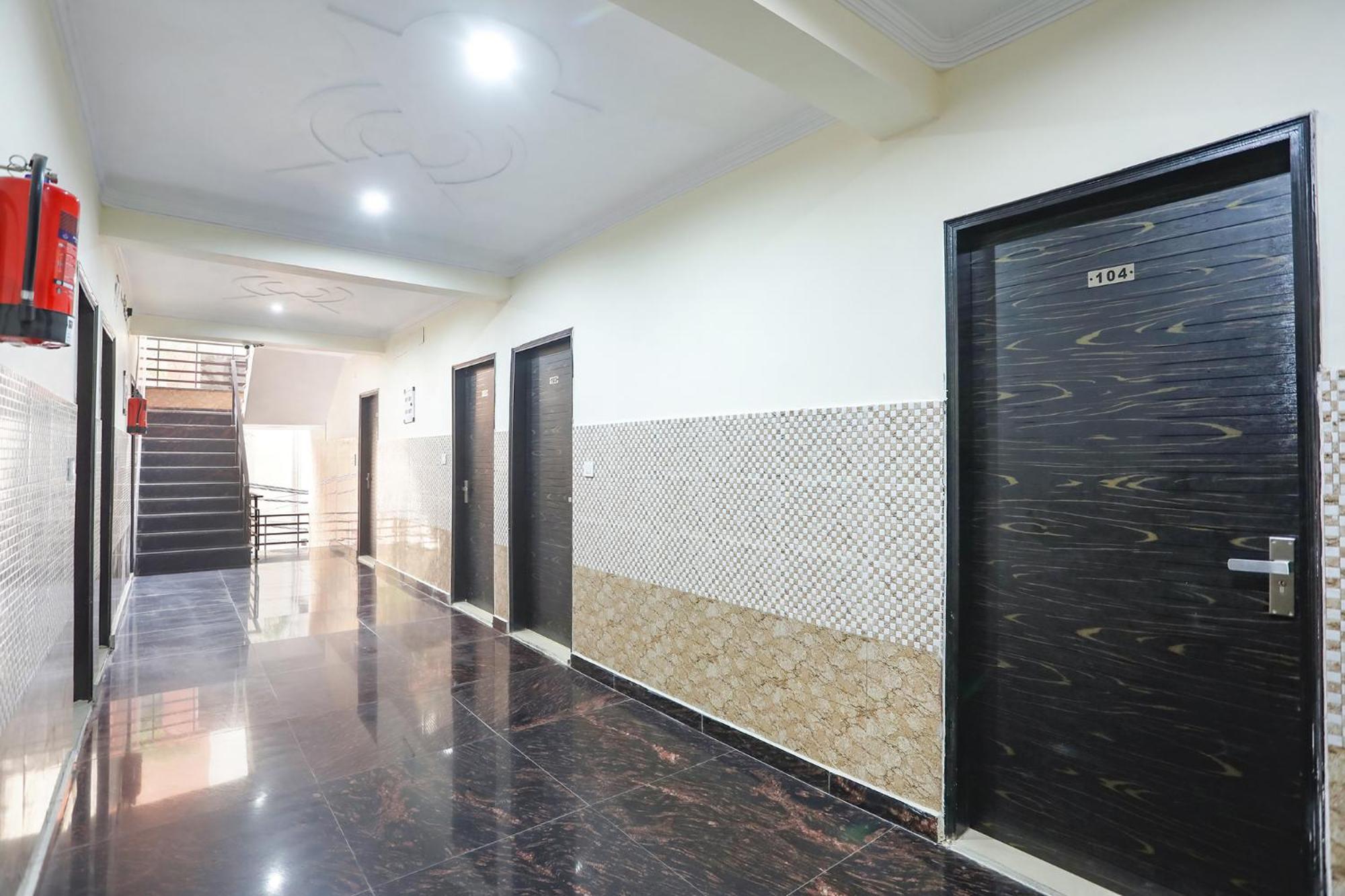 Fabexpress Asp Royal Residency Inn- Janakpuri Deli Exterior foto