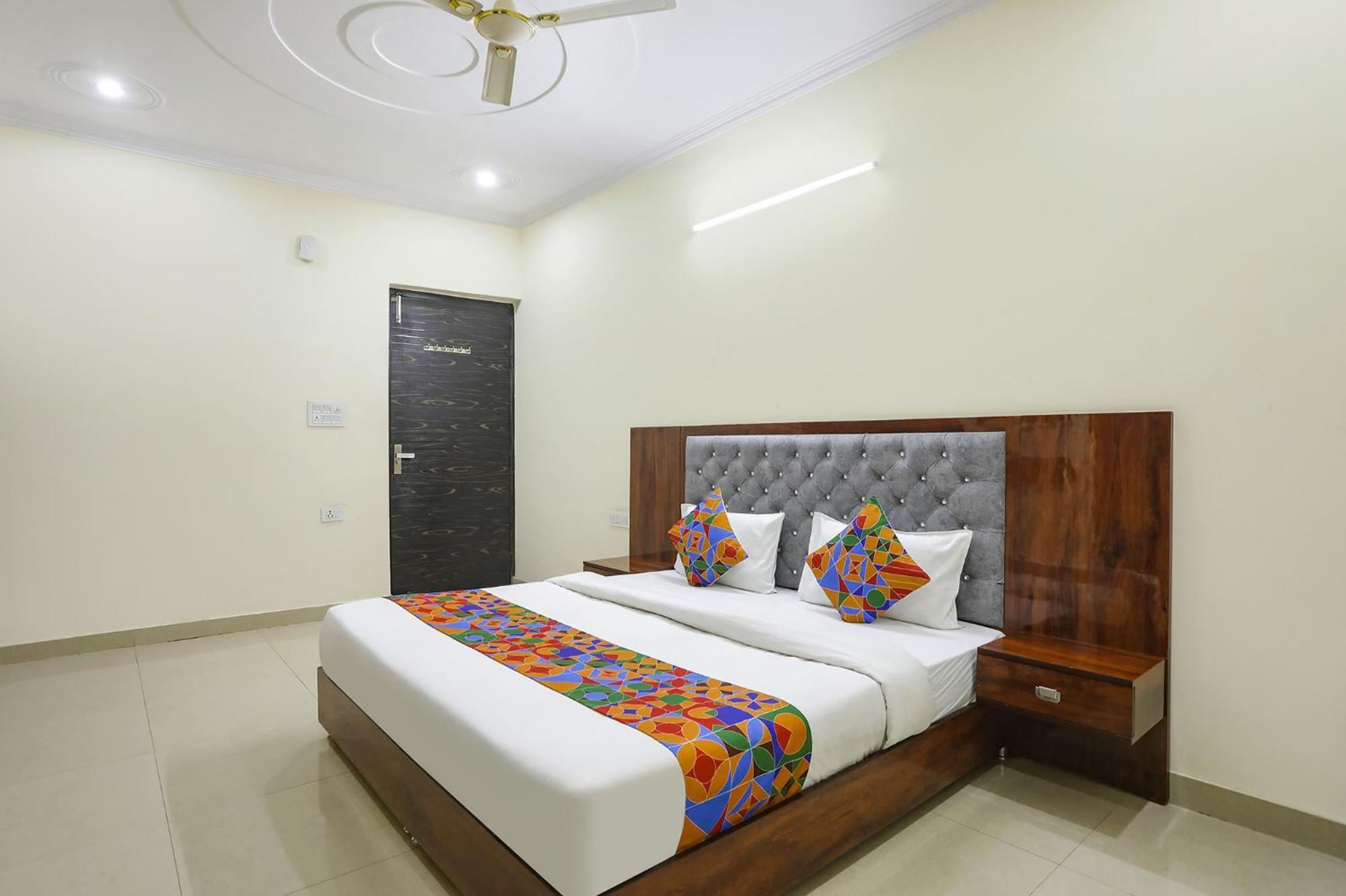 Fabexpress Asp Royal Residency Inn- Janakpuri Deli Exterior foto